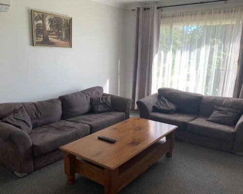 Bourke-Accommodation-4-Bedroom-Cottage (9)