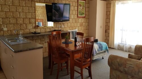 Bourke-Accommodation-Executive-Family-Suite (18)