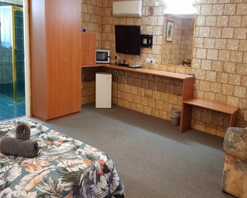 Bourke-Accommodation-Executive-Spa-Suite (24)