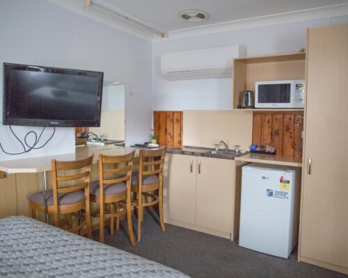 Bourke-Accommodation-Standard-Queen-Family-Room (20)