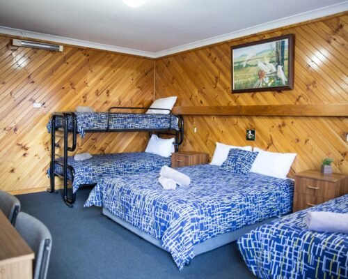 Bourke-Accommodation-Standard-Queen-Family-Room (25)