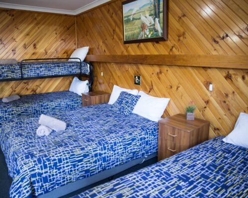 Bourke-Accommodation-Standard-Queen-Family-Room (29)