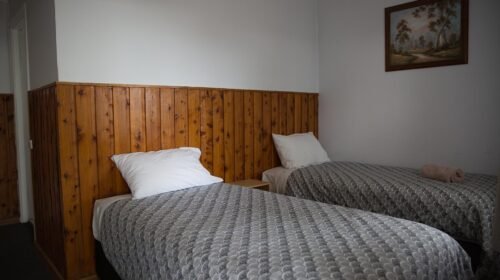 Bourke-Accommodation-Standard-Queen-Family-Room (9)